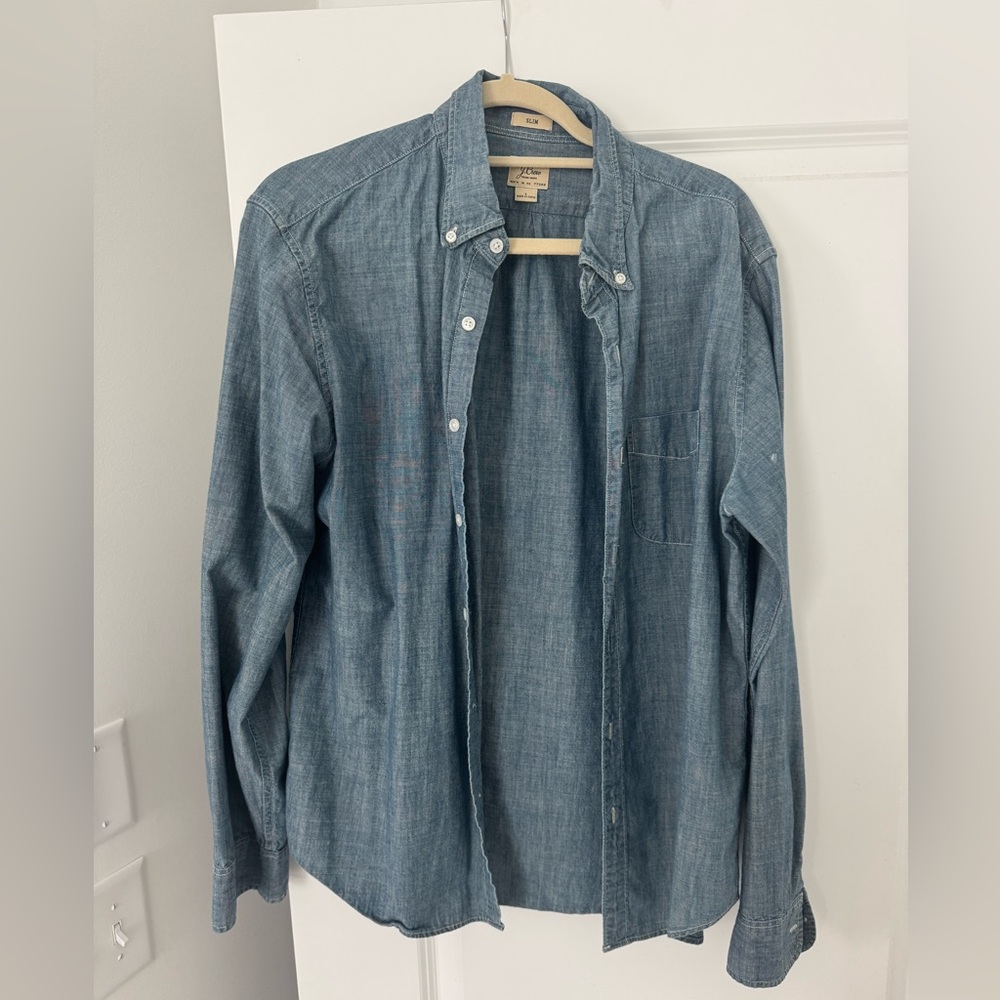 J Crew Men’s chambray/denim button down- Slim fit large